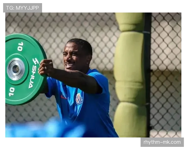 足球巨星近期表现稳健,状态持续提升备受期待 足球巨星近期表现稳健,状态持续提升备受期待