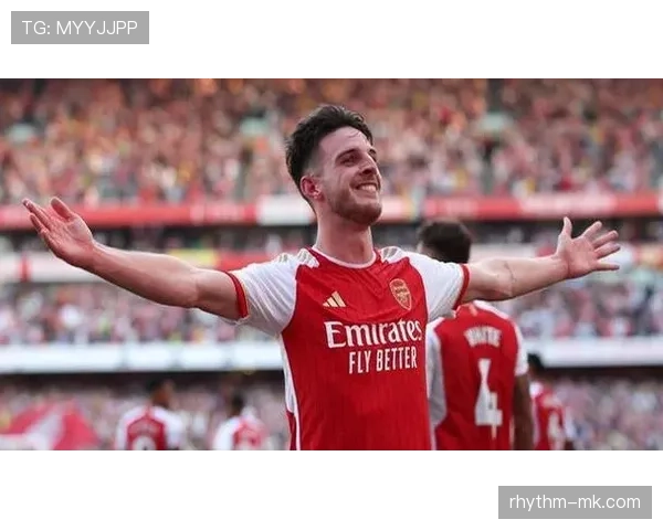 赖斯防守站位表现稳健，近期比赛拦截与覆盖能力持续提升