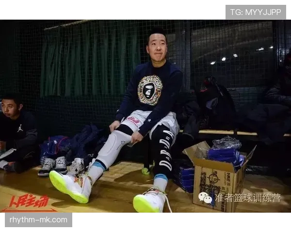 杨力维一场比赛买的护膝都够普通人穿一整个冬天了吧！